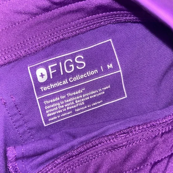 FIGS Purple Scrub Set- Joggers with Pink Drawstring - Picture 5 of 6
